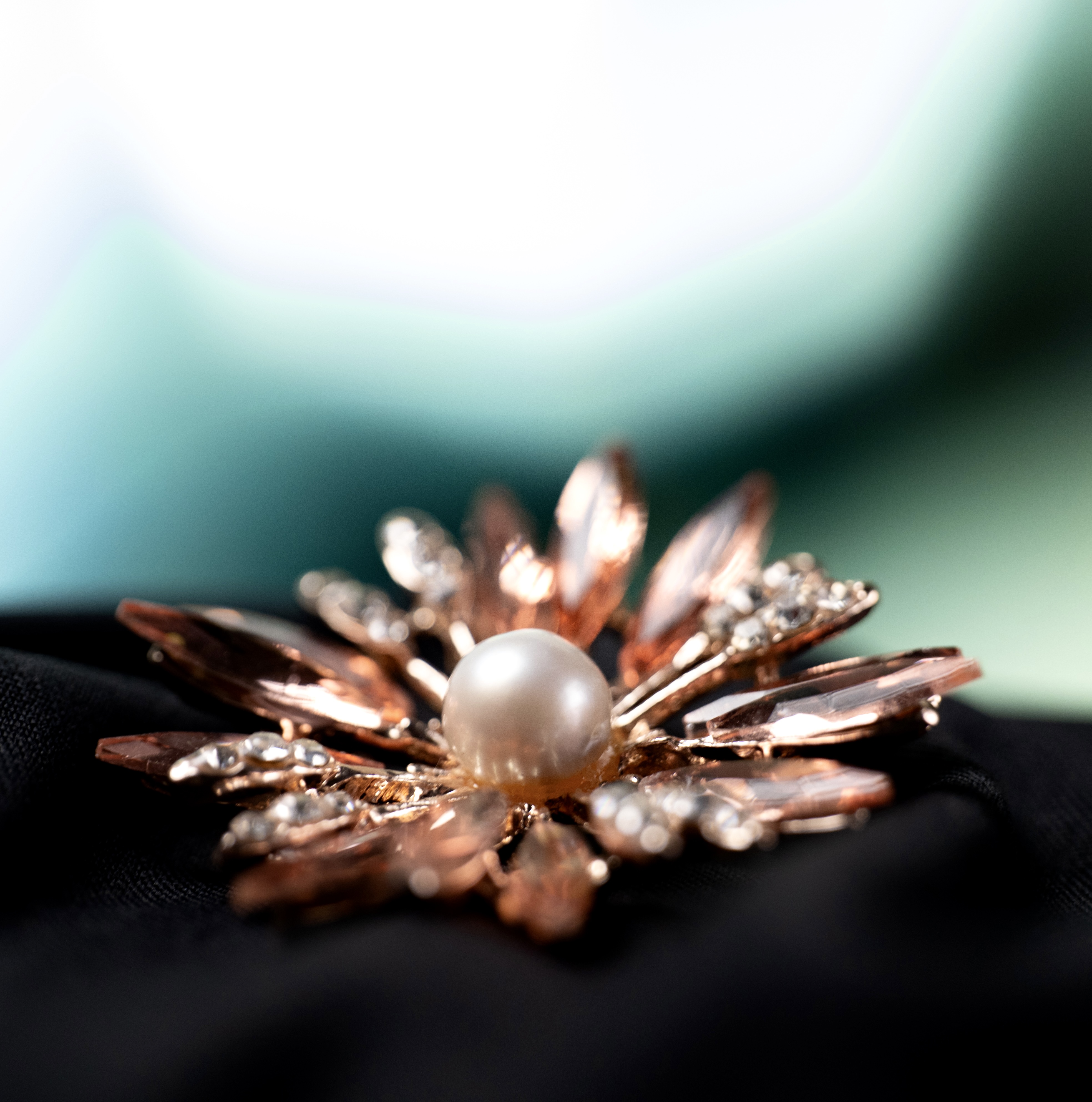Golden Daisy Brooch